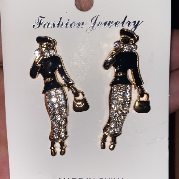 New Inventory 🔥Rhinestone Decor Figure Stud Earrings🔥 - Picture 5 of 6